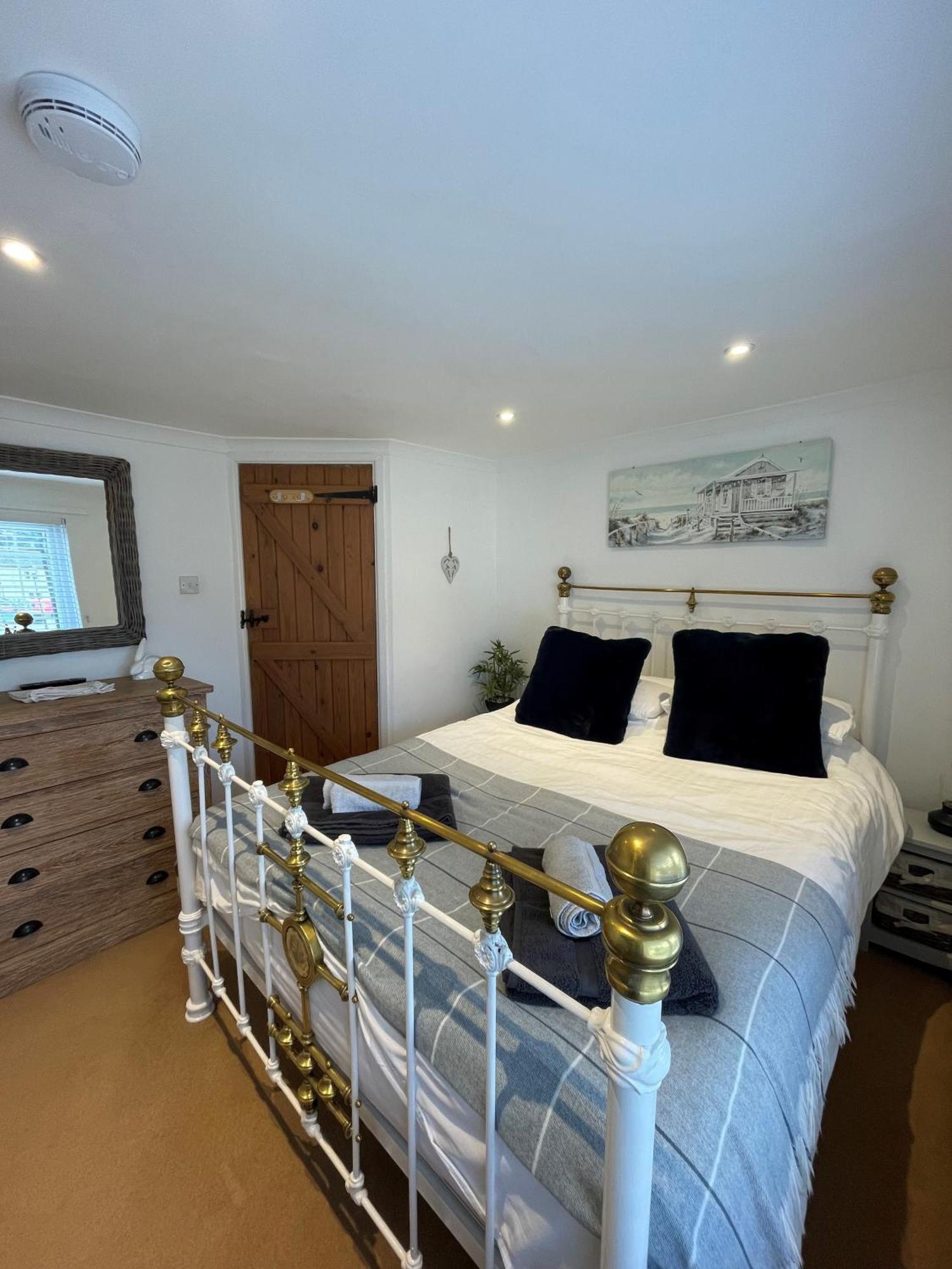 The Little Lighthouse - 2 Minutes From The Beach Pentewan Exterior foto